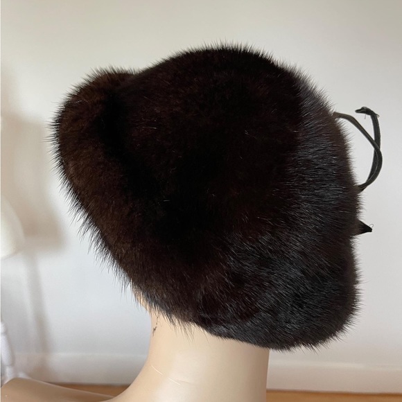 SOLD: Chic high quality brown mink hat for women. - Picture 4 of 11
